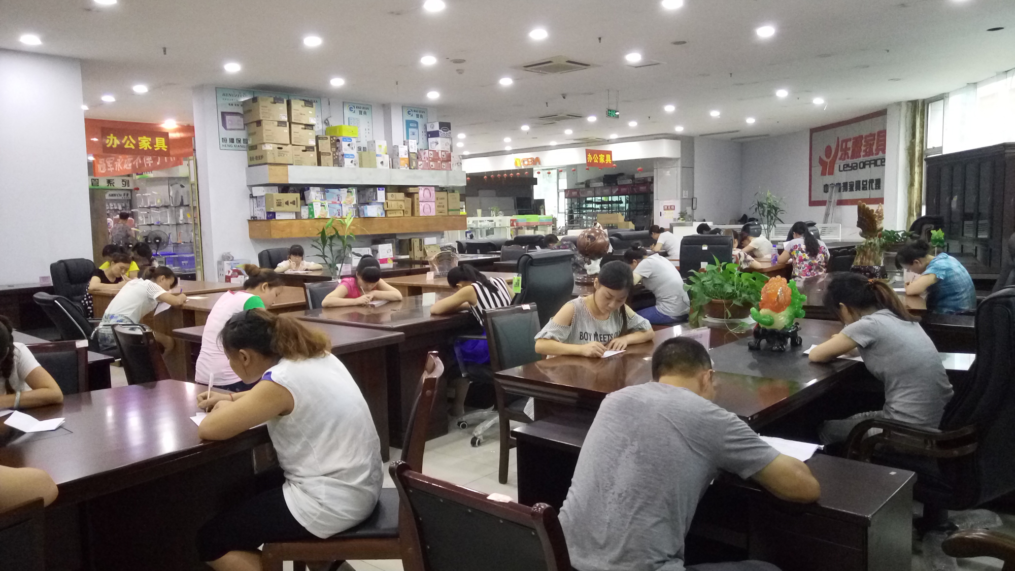 “销售百问”考试，考出精气神！